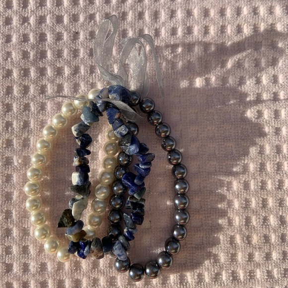 Pretty Set of 3 Grey Faux Pearl, White Faux Pearl & Sodalite Nugget Bracelets - Picture 4 of 4